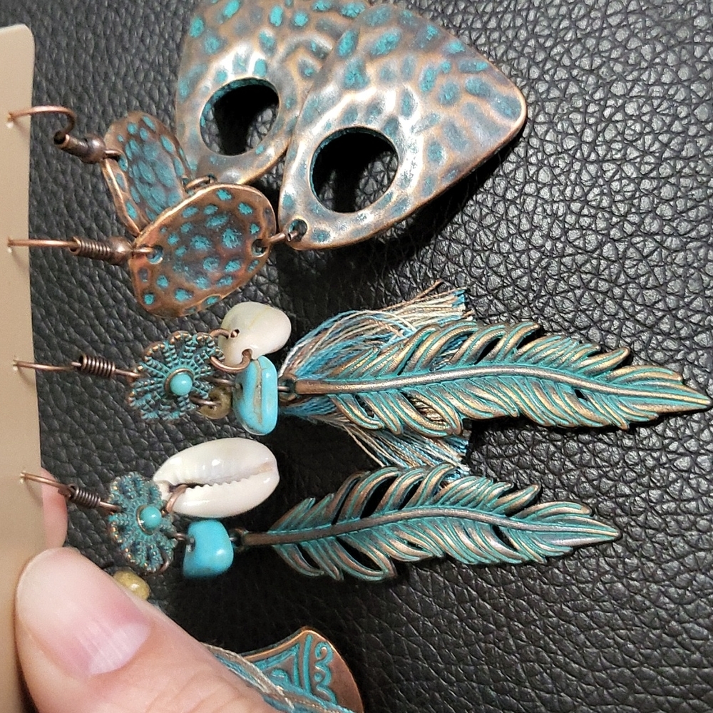 Beautiful earing - Picture 3 of 4